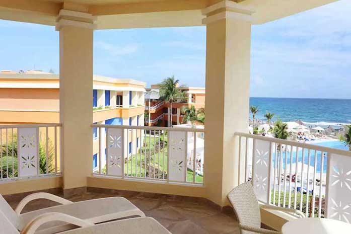 BAHIA PRINCIPE LUXURY AKUMAL BALCON