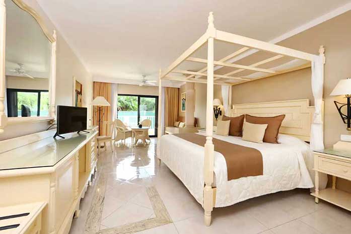 BAHIA PRINCIPE LUXURY AKUMAL SUITE