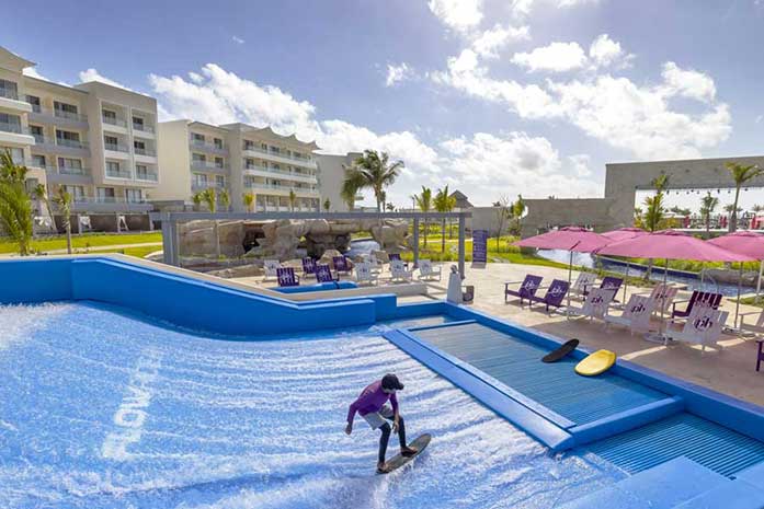 HOTEL PLANET HOLLYWOOD CANCUN PISCINA SKATEBOARD