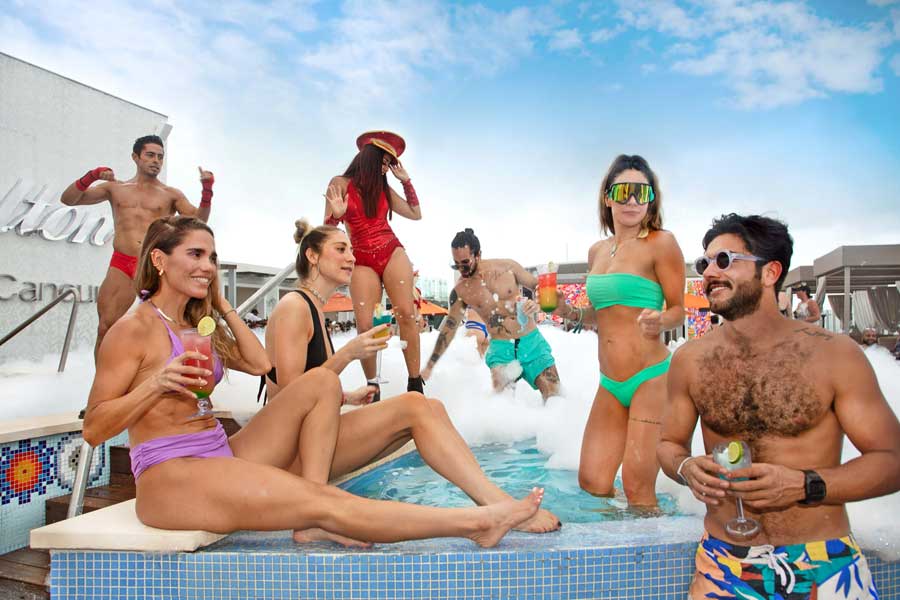 HOTEL ROYALTON CHIC CANCUN PARTY