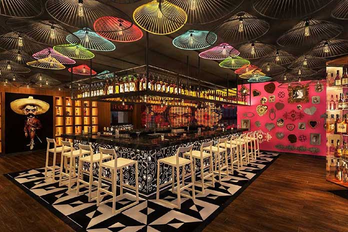 HOTEL ROYALTON SPLASH RIVIERA CANCUN BAR