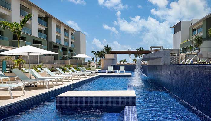 Hotel catalonia costa de mujeres alberca