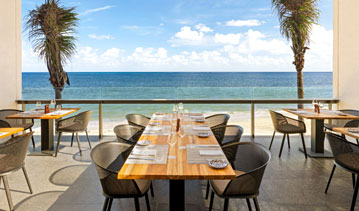 Restaurante con vista a la playa Hotel Hilton Cancun