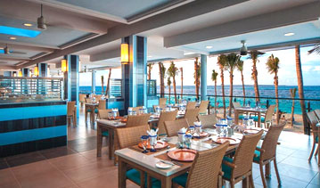 Restaurante frente a la playa hotel riu cancun