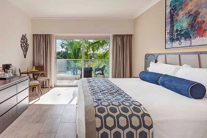 HOTEL ROYALTON SPLASH PUNTA CANA suites