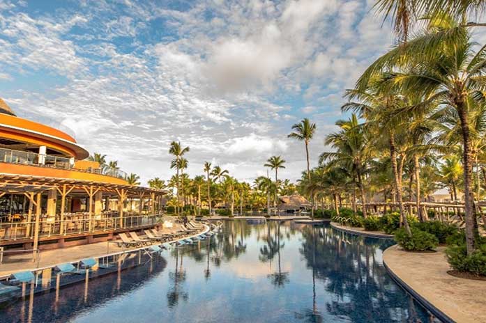 Hotel Barcelo Bavaro Palace piscina principal