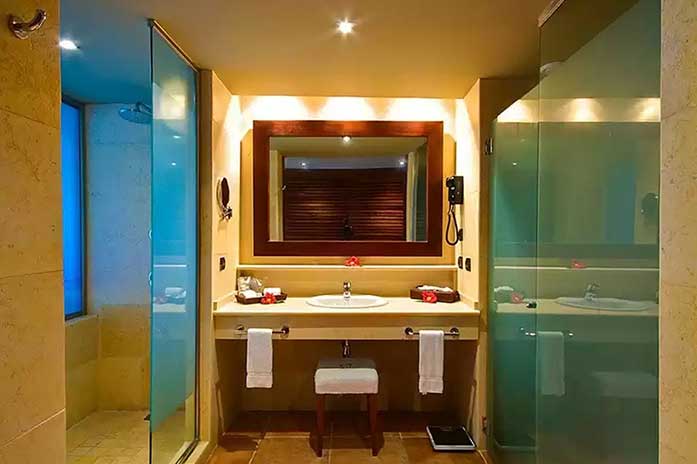 Hotel Catalonia Royal Bavaro bano habitacion