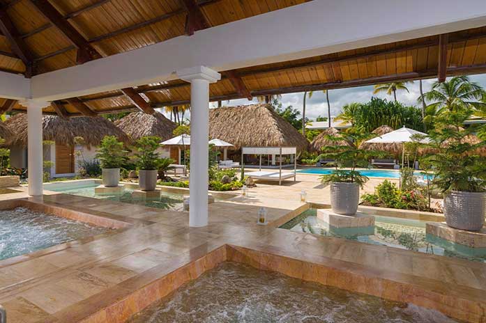 Hotel-Melia-Caribe-beach-Punta-cana-jacuzzis