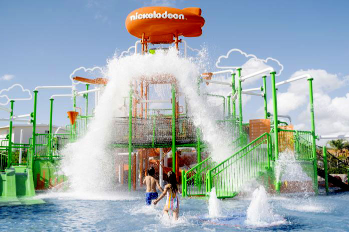 Hotel Nickelodeon Punta cana piscina principal